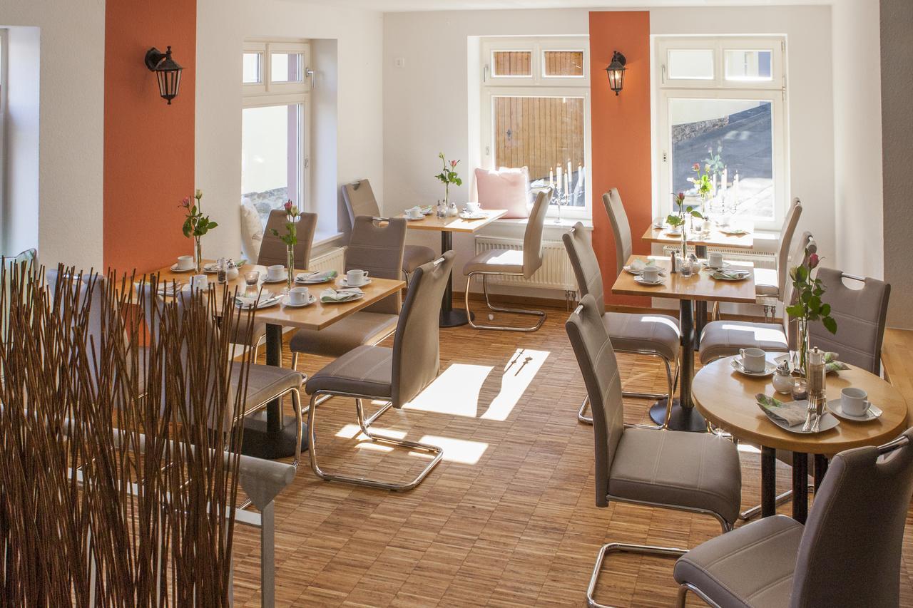 Hotel Am Markt Hungen Екстериор снимка